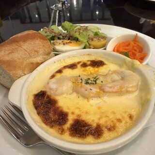 CAFE AUX BACCHANALES_0