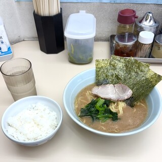 横浜家系ラーメン 田中_0