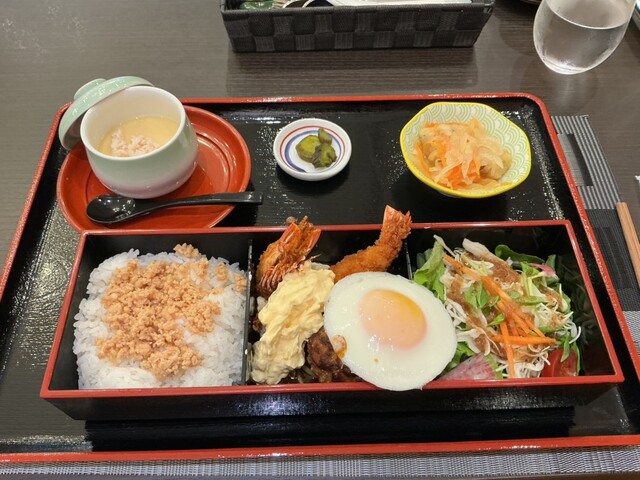 閉店】DINING HUIT 8番地 （ダイニング ユイット8番地） - 県庁前