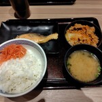 吉野家 - 料理写真:鮭、牛皿定食