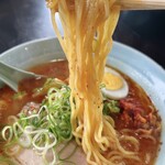 旭川ラーメン - みそスタミナラーメン、麺リフト！