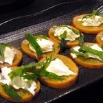 まると - いぶりがっこクリームチーズのせ￥530