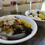 鹿仔草冰店 - 豆花に緑豆、麦片、芋圓