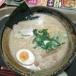 Echigohizoumemmujinzoukamedaya - 豚骨醤油ラーメン