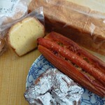 パサージュ ア ニヴォ - いろいろ買ってみた♪今までずっと食パンのサイズ、ちょっと大きいと思ってた。で、ここのミニ食パンを買ってみた。半分じゃなくて1／4サイズだけどね笑