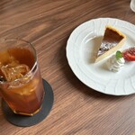 カフェ ぴど - 友人の「ベイクドチーズケーキ」と「アイスティー」