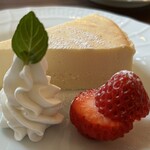 カフェ ぴど - この「ヨーグルトのベイクドケーキ」がサッパリとしていて、罪悪感なし…www