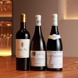 独学で磨いた審美眼が光る、ワインセレクション