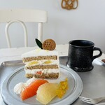 new born CAFE - 柑橘のショートケーキ