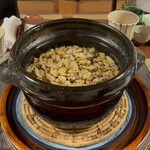 豊旬 - たっぷりすぎるあさり！土鍋ご飯最高