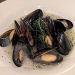 ウォルプタス - ムール貝の白ワイン蒸し