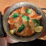 ウォルプタス - サーモンといくらのパエリア