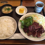 焼肉ハウスモンモン - 牛焼肉定食