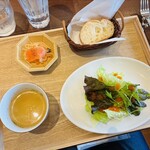 ワライカワセミ - 前菜、サラダ、スープ、バケット