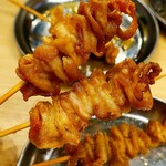 大衆酒場 一番手 - ホルモン串(たれ･スパイス)税込109円x4