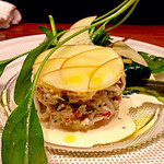 chez le mak - 【2015年2月再訪】ズワイガニのレムラード（800円）、近影。見かけよりもぐっと控えめでズワイを下支えする程度。でもなぜかお酒が進みます。