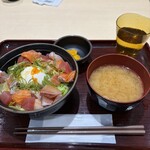 海鮮丼専門店 魚とおこめとドンブリと - 