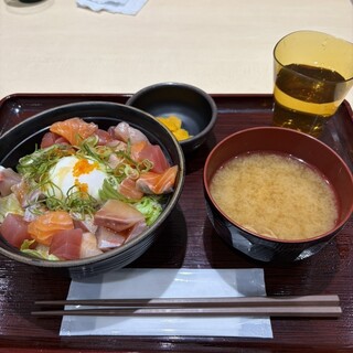 海鮮丼専門店 魚とおこめとドンブリと_1