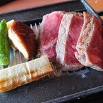 つつじの茶屋 - 和風ステーキ御前のアップ。