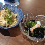 日本酒とおばんざい 霧の楽庵 - お通し（2つ）550円税込