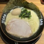 壱角家 - 料理写真:家系ラーメン （並）塩　691円(税込760円)