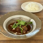 KITCHEN WARA - 丸二日煮込んだ牛タンシチュー、瑞浪がんばろ米