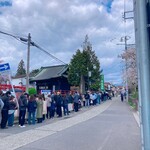 坂内食堂 - 12:40 こんな列です