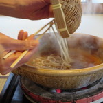 比良山荘 - 熊・猪の旨みを抱えた出汁で饂飩を