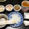 お食事処 割烹 竹 - お通し：？円、ホットさんぴん茶：４００円