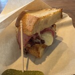 OVER COFFEE HUB - ホットサンド(ハーフ)