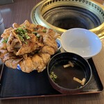 쿠로야 우에노마치점 - 豚野郎丼　1780円