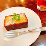 トラム - ウイスキーマーマレードのパウンドケーキとアイスティー