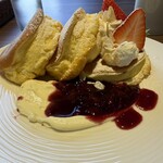 SUNNY PANCAKE 前橋 - Wベリーソースのレアチーズパンケーキ②