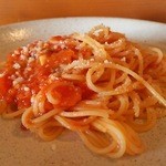 グールトン - バジルとトマトのスパゲッティ