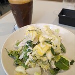 イキ エスプレッソ - 春野菜とチキンのサラダ