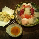 のんべ - 料理写真:刺身の盛り合わせと、白子の天麩羅