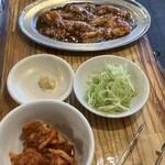 大衆ホルモン・やきにく 煙力 - とんちゃん