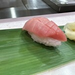 根室花まる - 本鮪中トロ