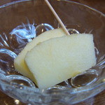 季節料理 なかはら - サービスでいただいたりんご