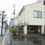 季節料理 なかはら - 大きな通り沿いにあります