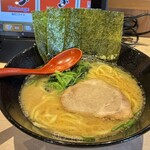 横浜家系ラーメン 銀家 - 料理写真: