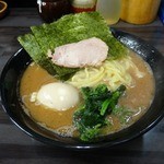 横浜家系らーめん 武術家 - 「武術家」平成27年2月24日再訪問　ラーメン並680円+味玉100円=780円(税込み)