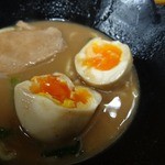 横浜家系らーめん 武術家 - 「武術家」平成27年2月24日再訪問 　味玉中身