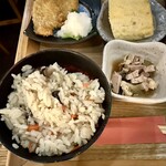 松吟庵 - 炊き込みご飯は見かけと違い、出汁がシミシミだった。