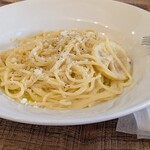 溝口クラフトビールとオイスター 麦髭屋 - 　　　　　　レモンとパルミジャーノ