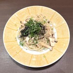 鎌倉パスタ - 料理写真:きのこのバター醤油パスタ