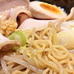 中華そば 主水 - 麺がスープより上に出ていた
