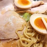 中華そば 主水 - 味玉リフト
