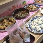 八百まさ - お惣菜は毎日手作りで入れ替わります。日によって手作りパンや「おやき」もございます。