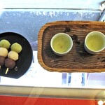 白鷺堂 - 坊っちゃん団子 ＆ 玄米茶